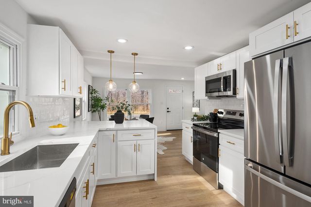 8400 TEMPLE HILL RD, Temple Hills, MD 20748