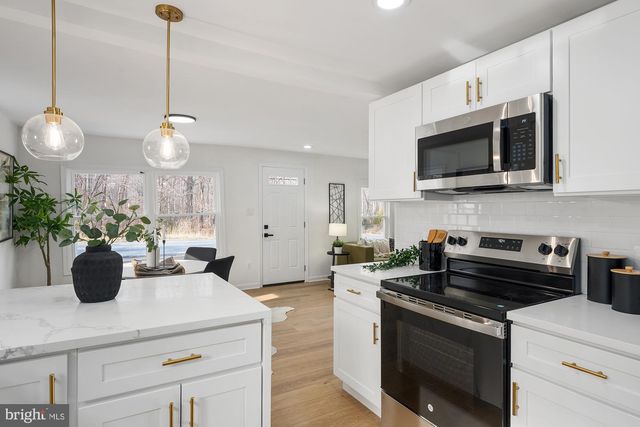 8400 TEMPLE HILL RD, Temple Hills, MD 20748