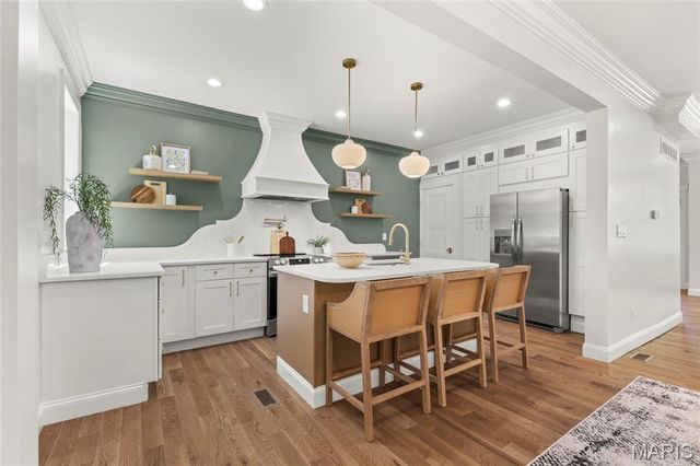 3950 Shenandoah Avenue, St Louis, MO 63110