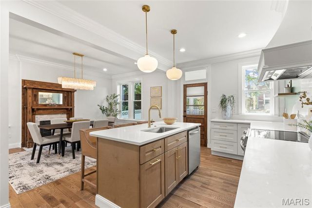 3950 Shenandoah Avenue, St Louis, MO 63110