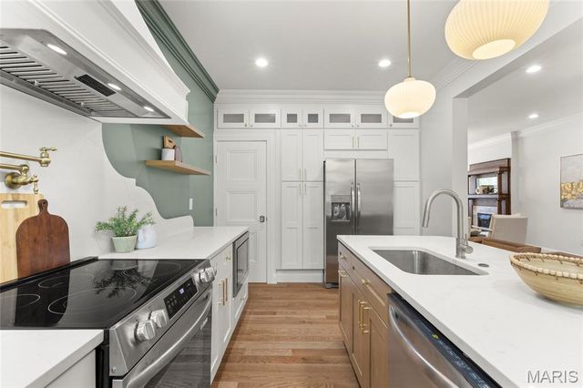 3950 Shenandoah Avenue, St Louis, MO 63110