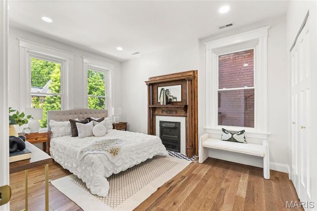 3950 Shenandoah Avenue, St Louis, MO 63110