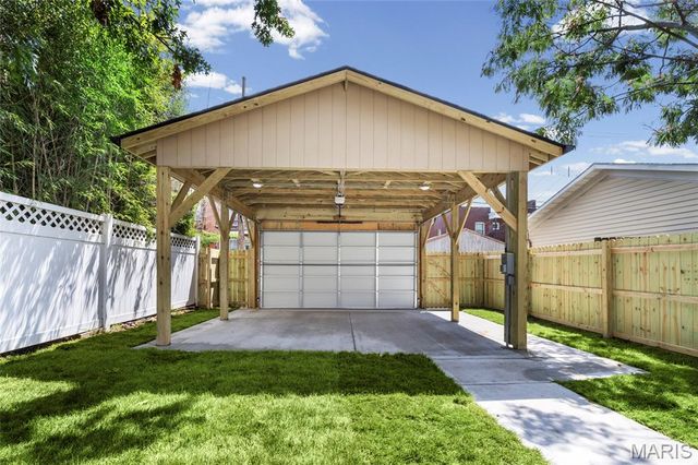 3950 Shenandoah Avenue, St Louis, MO 63110