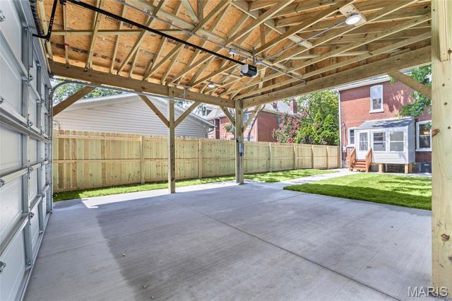3950 Shenandoah Avenue, St Louis, MO 63110