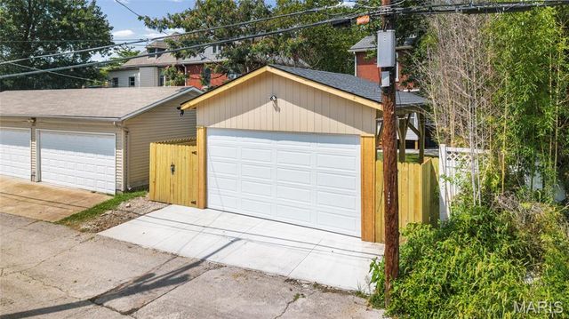 3950 Shenandoah Avenue, St Louis, MO 63110