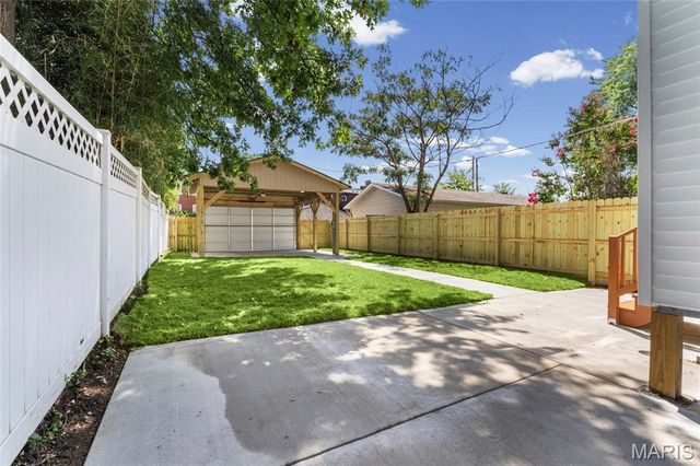 3950 Shenandoah Avenue, St Louis, MO 63110