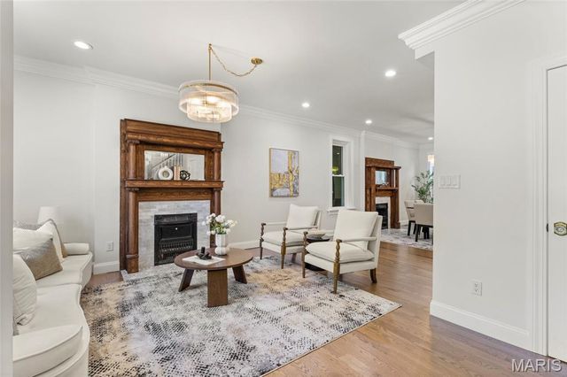 3950 Shenandoah Avenue, St Louis, MO 63110
