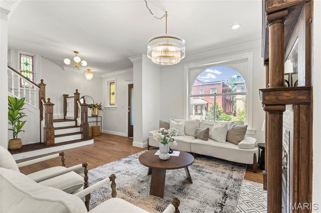 3950 Shenandoah Avenue, St Louis, MO 63110