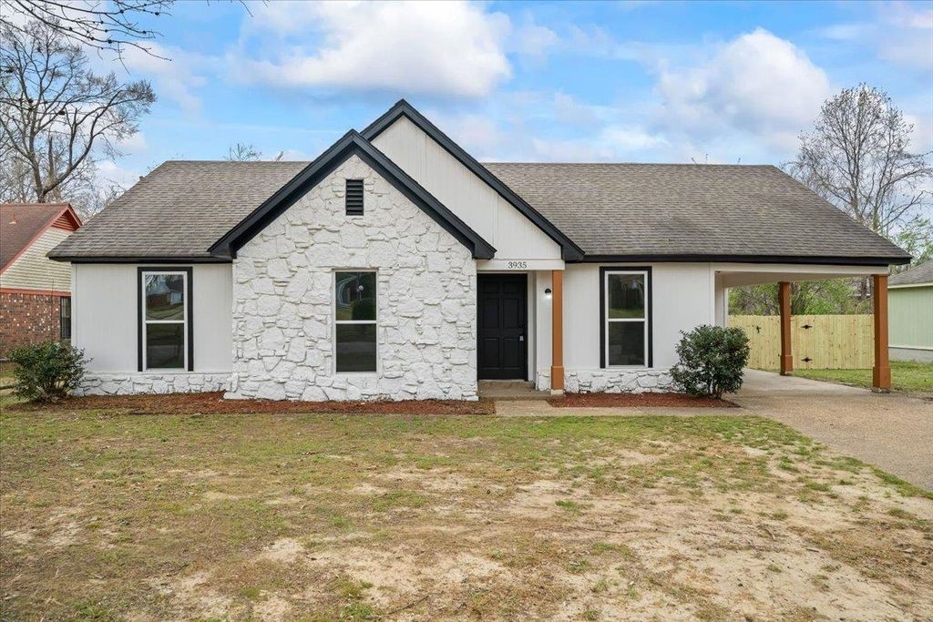 3935 W CHRISTINE GDNS, Memphis, TN 38118