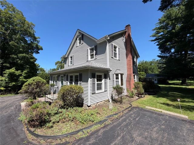 191 N Putt Corners Road, New Paltz, NY 12561
