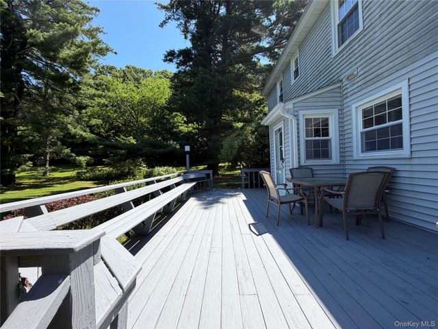 191 N Putt Corners Road, New Paltz, NY 12561