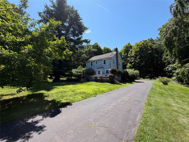 191 N Putt Corners Road, New Paltz, NY 12561
