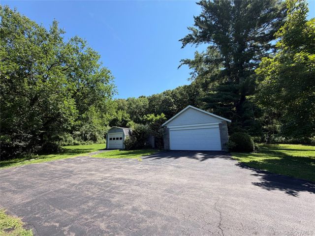 191 N Putt Corners Road, New Paltz, NY 12561