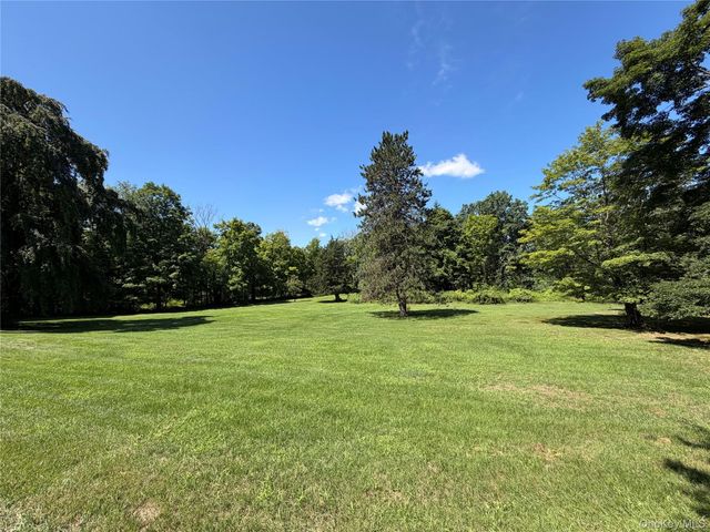 191 N Putt Corners Road, New Paltz, NY 12561