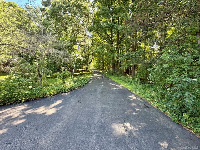 191 N Putt Corners Road, New Paltz, NY 12561
