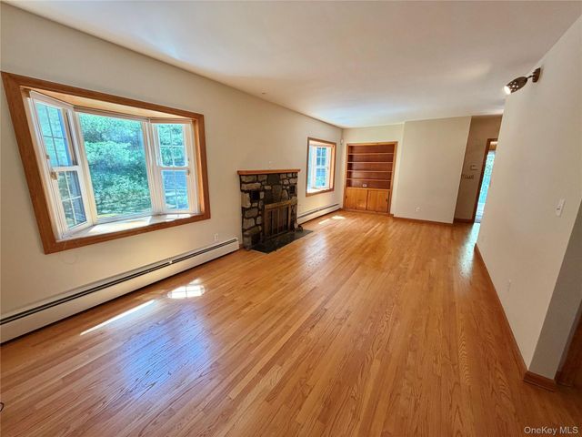 191 N Putt Corners Road, New Paltz, NY 12561