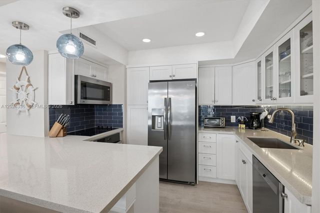 3505 S Ocean Dr 817, Hollywood, FL 33019
