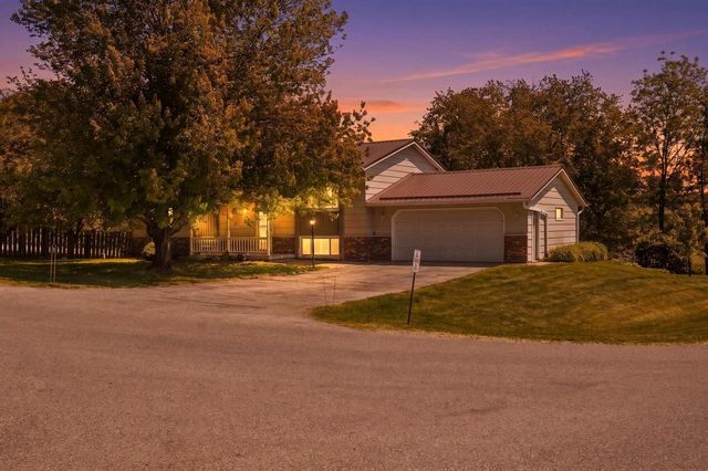 N4940 Briarcliffe COURT, West Salem, WI 54669