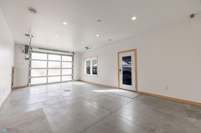 3251 Oak Ridge Loop E, West Fargo, ND 58078