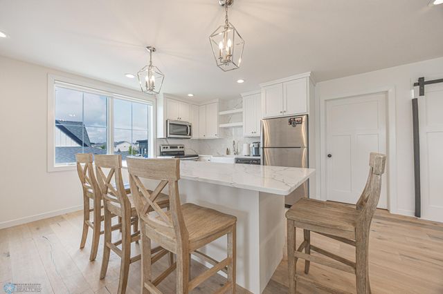 3251 Oak Ridge Loop E, West Fargo, ND 58078