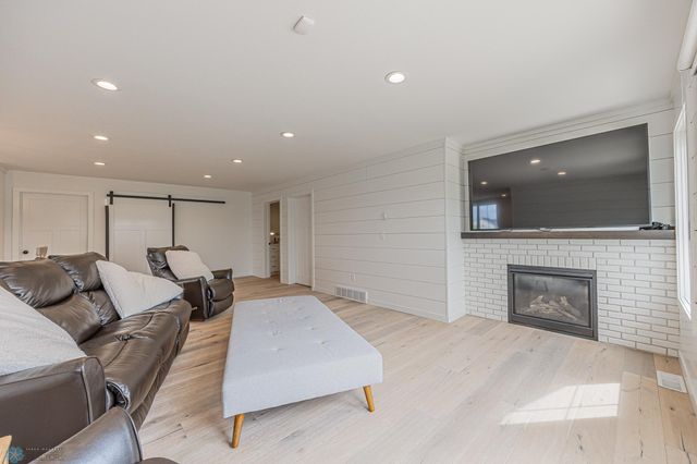 3251 Oak Ridge Loop E, West Fargo, ND 58078