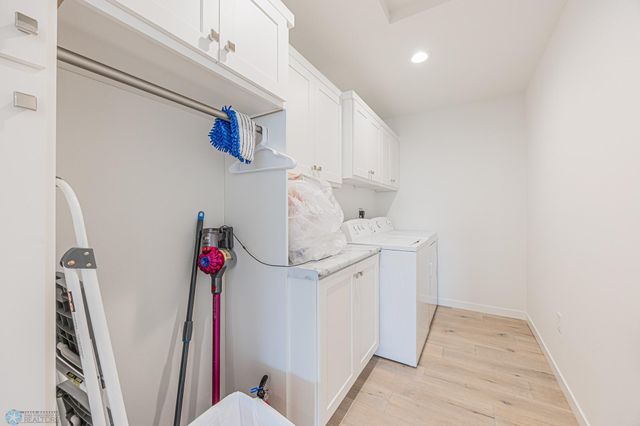 3251 Oak Ridge Loop E, West Fargo, ND 58078