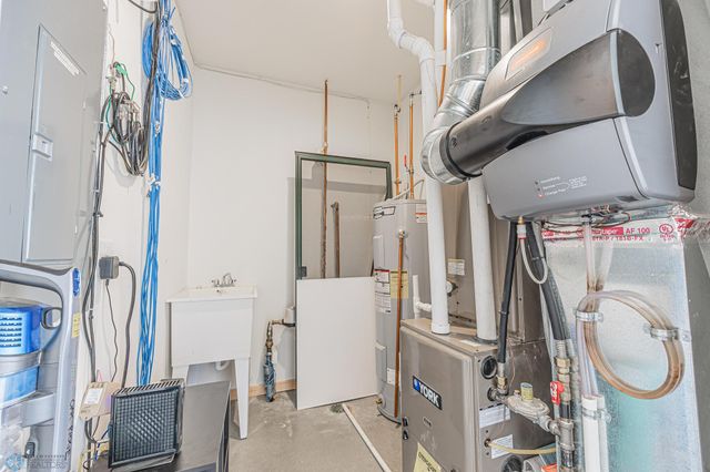 3251 Oak Ridge Loop E, West Fargo, ND 58078