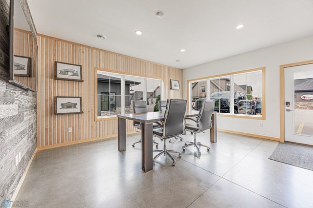 3251 Oak Ridge Loop E, West Fargo, ND 58078