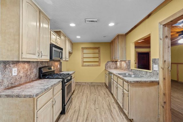 7117 Avenue D, Santa Fe, TX 77510