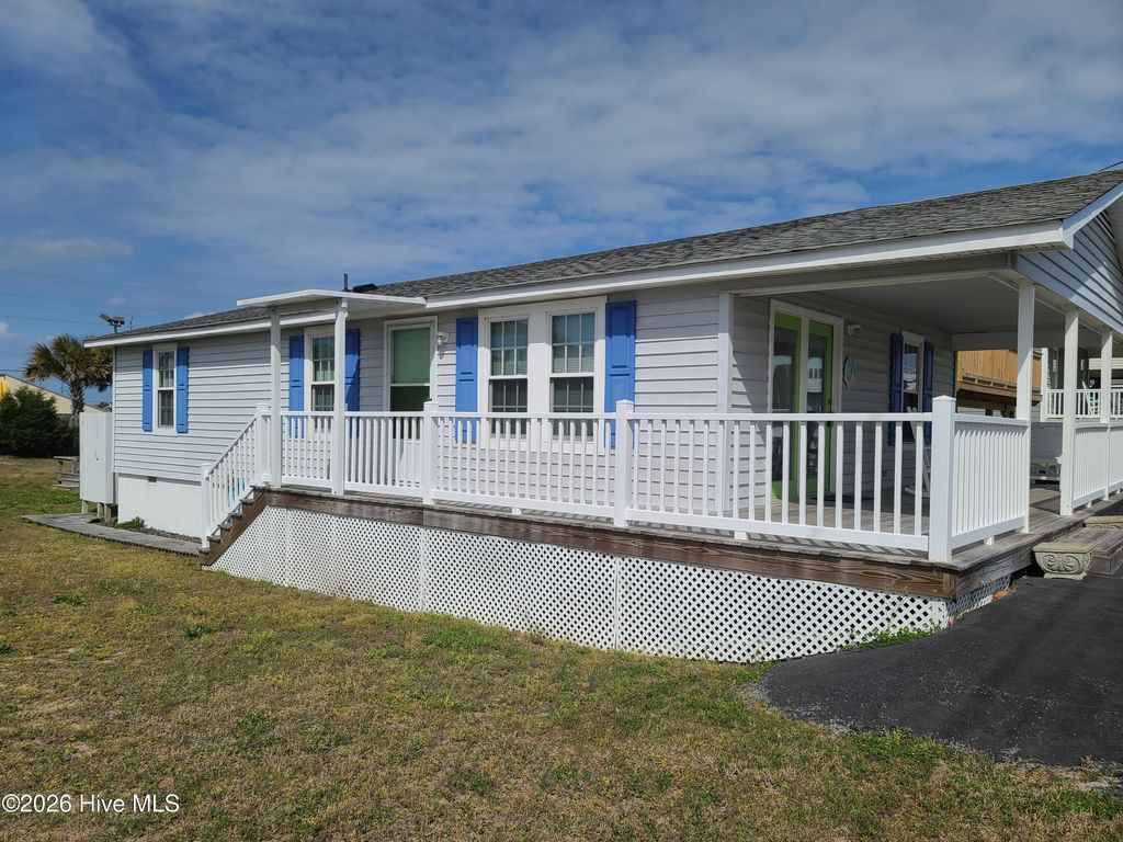 Image 7 of property listing at 308 W Bogue Boulevard, Atlantic Beach, NC 28512