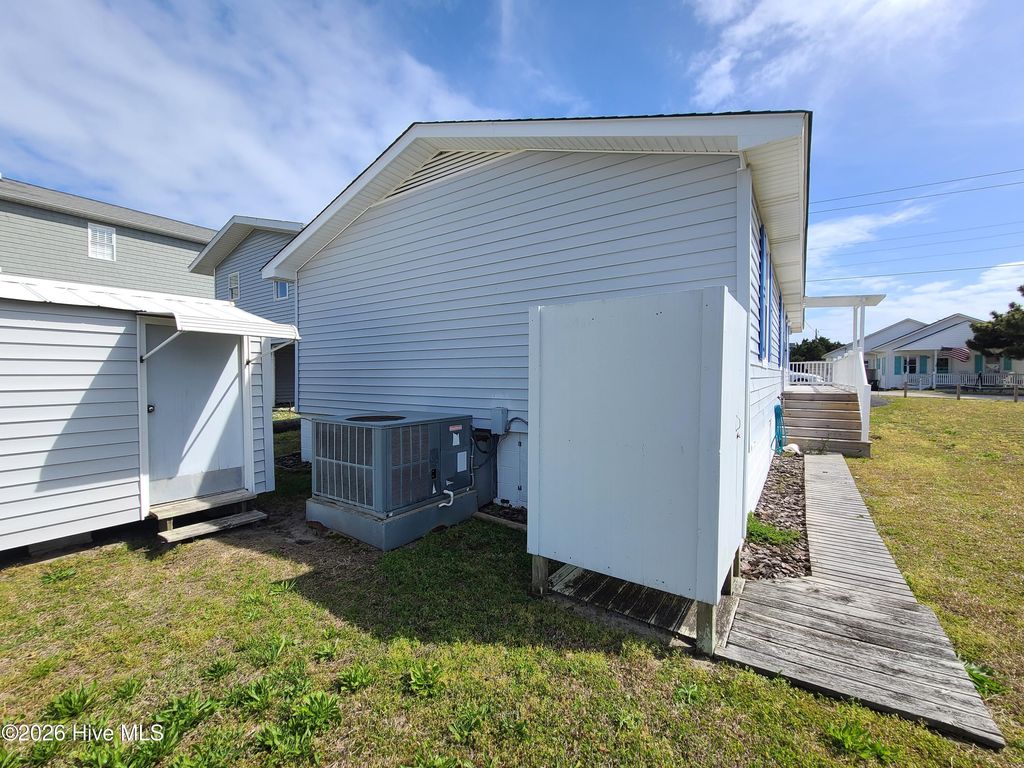 Image 8 of property listing at 308 W Bogue Boulevard, Atlantic Beach, NC 28512