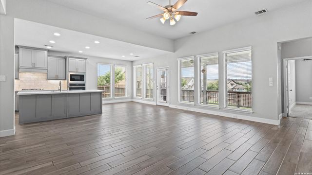 6501 Crockett Cv, Schertz, TX 78108