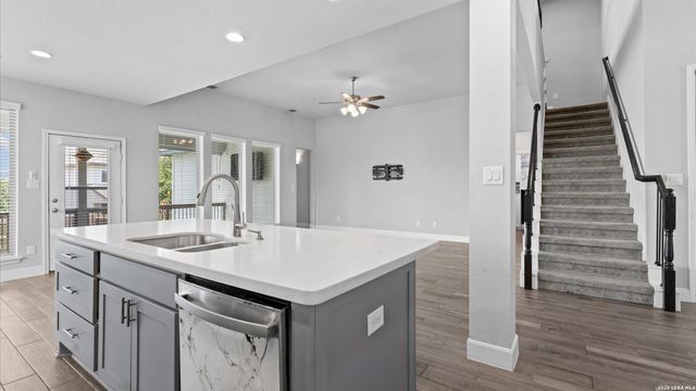 6501 Crockett Cv, Schertz, TX 78108