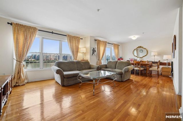 249 The Promenade, Edgewater, NJ 07020