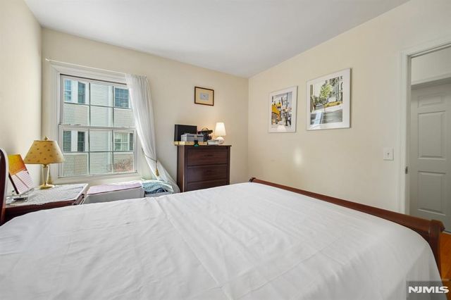 249 The Promenade, Edgewater, NJ 07020