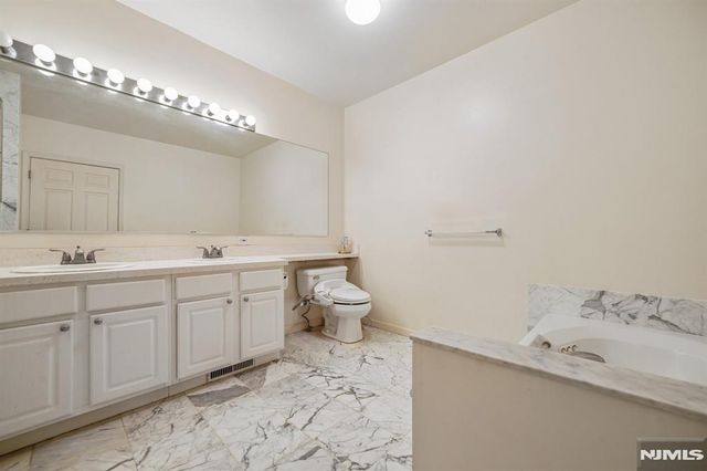 249 The Promenade, Edgewater, NJ 07020