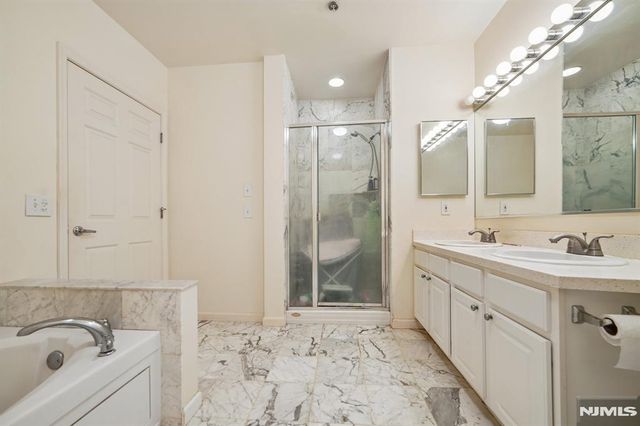 249 The Promenade, Edgewater, NJ 07020