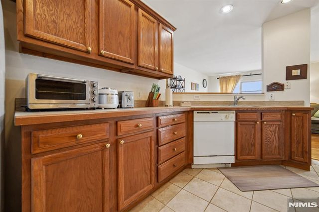 249 The Promenade, Edgewater, NJ 07020