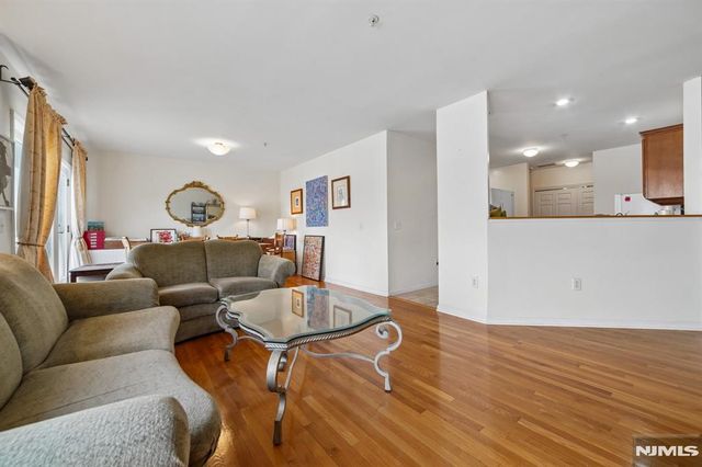 249 The Promenade, Edgewater, NJ 07020