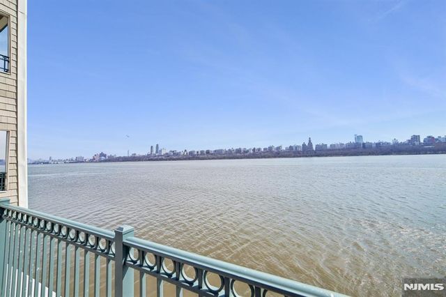 249 The Promenade, Edgewater, NJ 07020