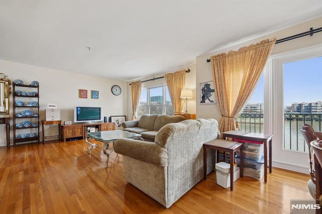 249 The Promenade, Edgewater, NJ 07020