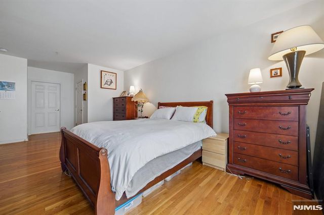 249 The Promenade, Edgewater, NJ 07020