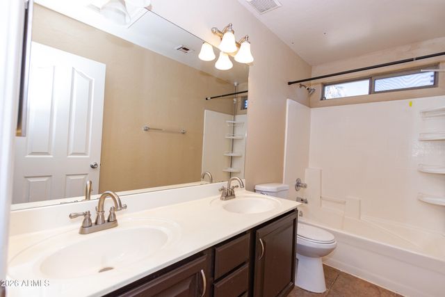 720 W HANCOCK Avenue, Gilbert, AZ 85233