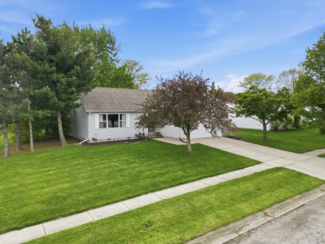 1666 Southview Drive, Lowell, IN 46356
