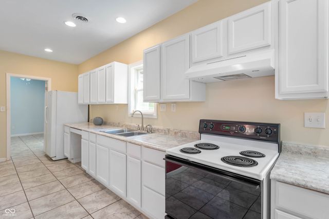 10747 Red Pine Drive, Fishers, IN 46037