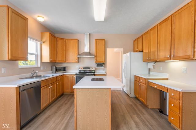 10747 Red Pine Drive, Fishers, IN 46037