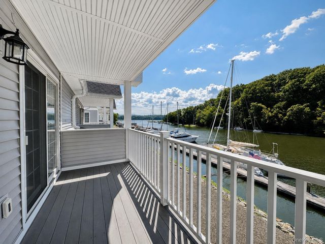 25 Marina Drive, Catskill, NY 12414