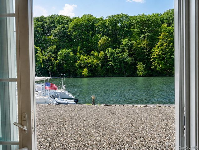 25 Marina Drive, Catskill, NY 12414