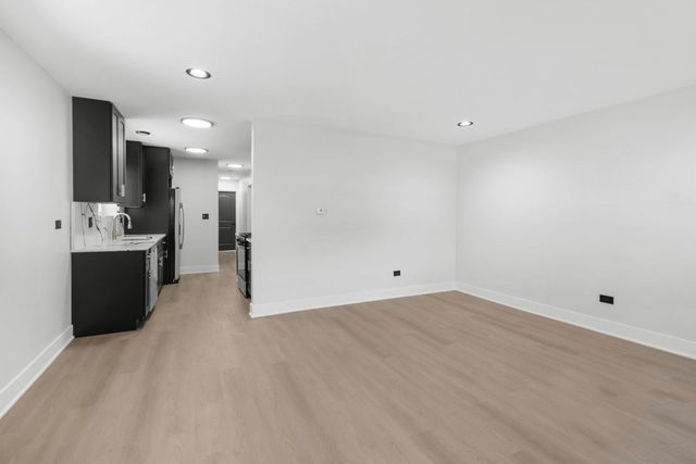 8831 S STATE Street, Chicago, IL 60619