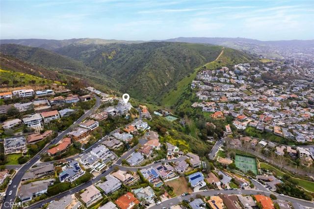 1221 Emerald Bay, Laguna Beach, CA 92651